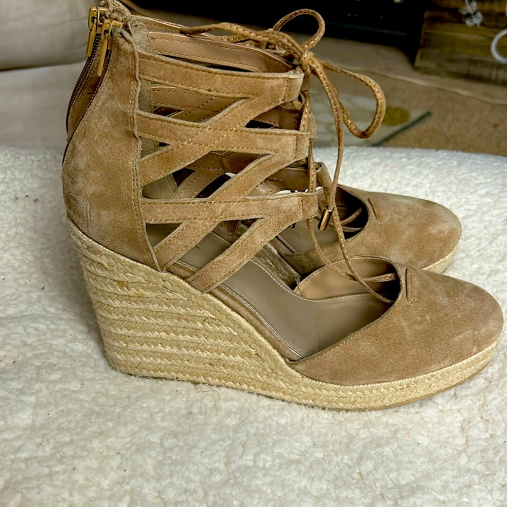 Michael Espalda size 9 tie up and zip back dress sandals